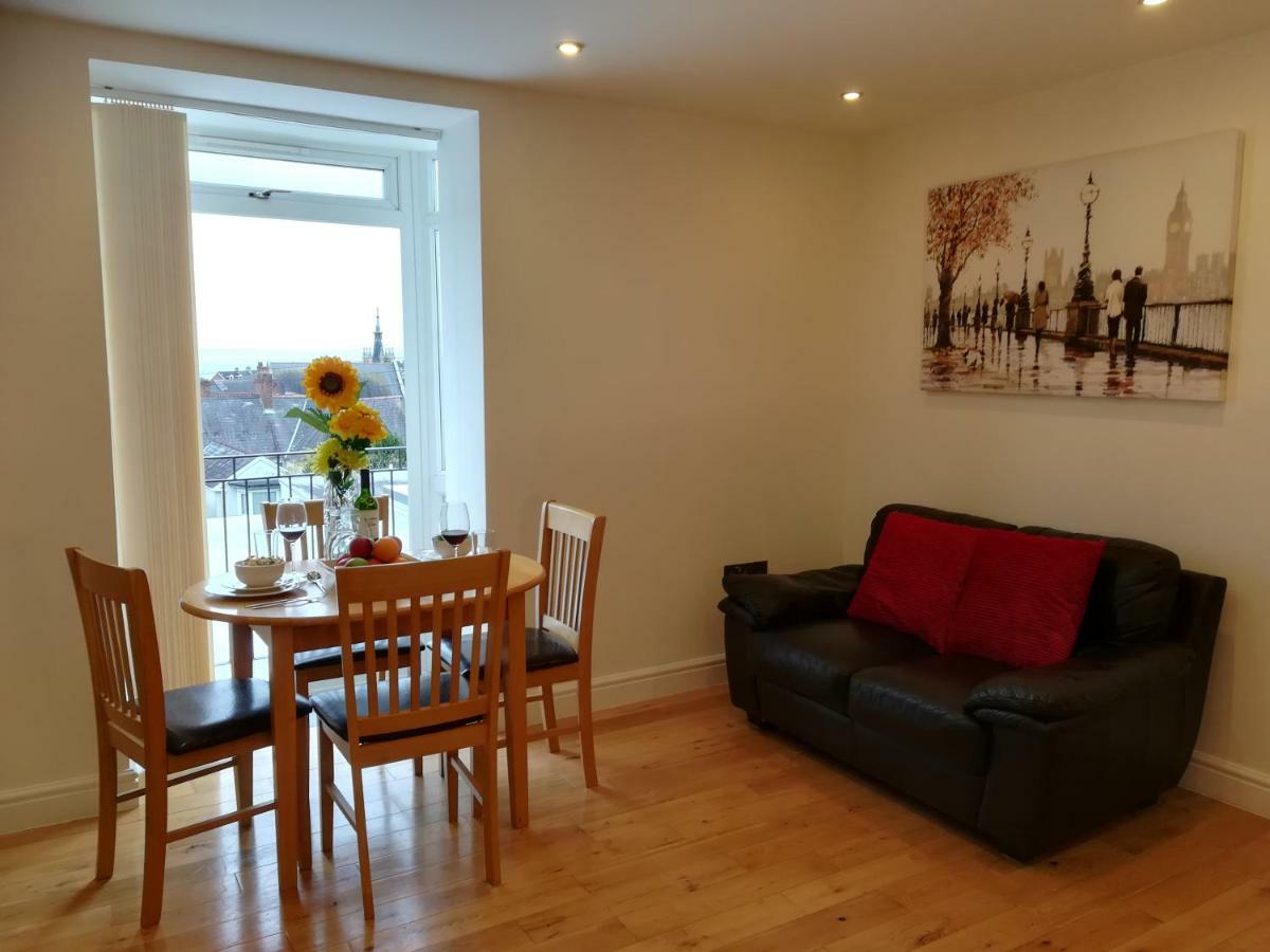Apartment Modern, 1 Bedroom Apartment, Uplands, *